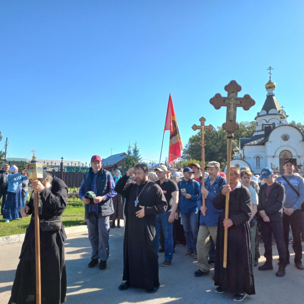 В Барнаульской епархии прошел крестный ход в село Сорочий Лог 