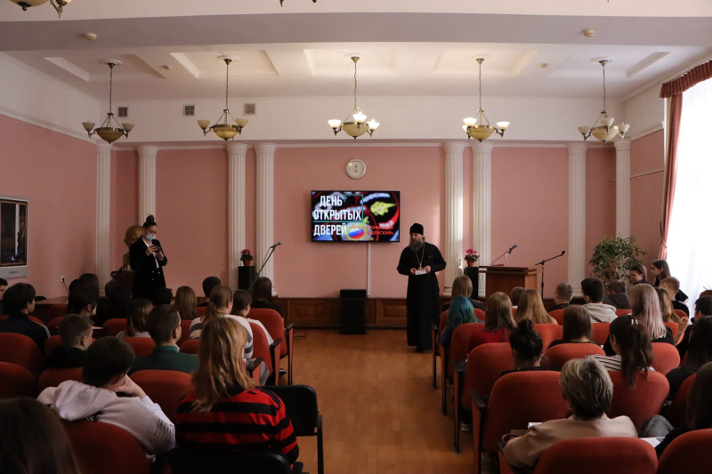 Руководитель отдела по взаимодействию с вооруженными силами и правоохранительными органами принял участие в акции «Моя будущая профессия» 