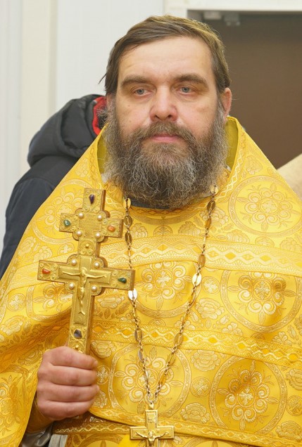 священник Владислав Суртаев 