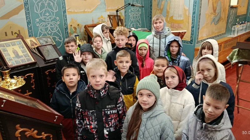Храм преподобного Сергия Радонежского села Верх-Катунское посетили школьники 