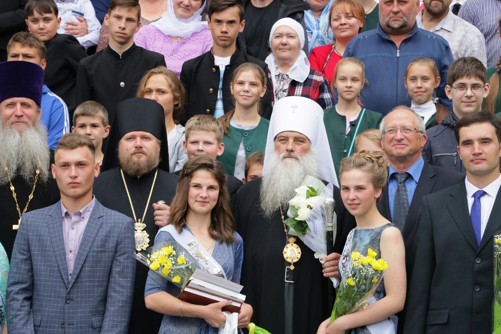 В Бийской православной школе состоялся выпускной 