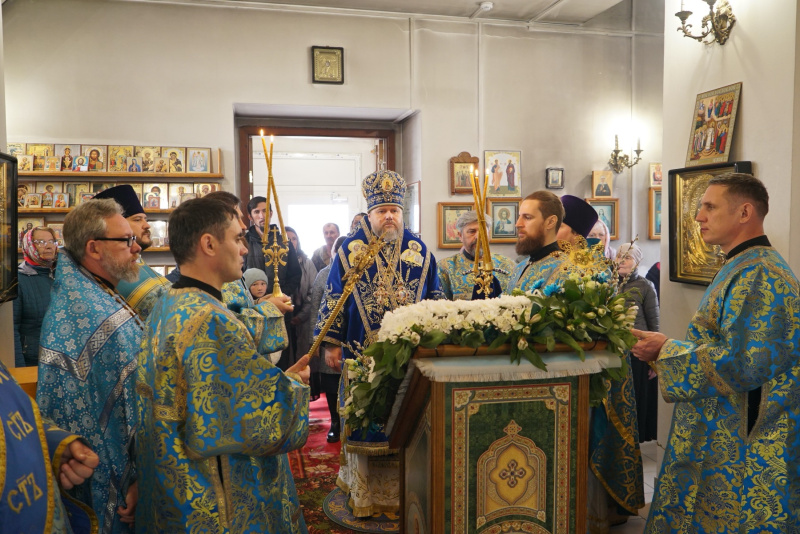 В Великий Вторник, праздник Благовещения Пресвятой Богородицы епископ Серафим совершил Божественную литургию в храме святителя Николая Чудотворца села Солонешное 