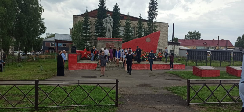 В селе Красногорское прошел митинг, посвященный Дню памяти и скорби
