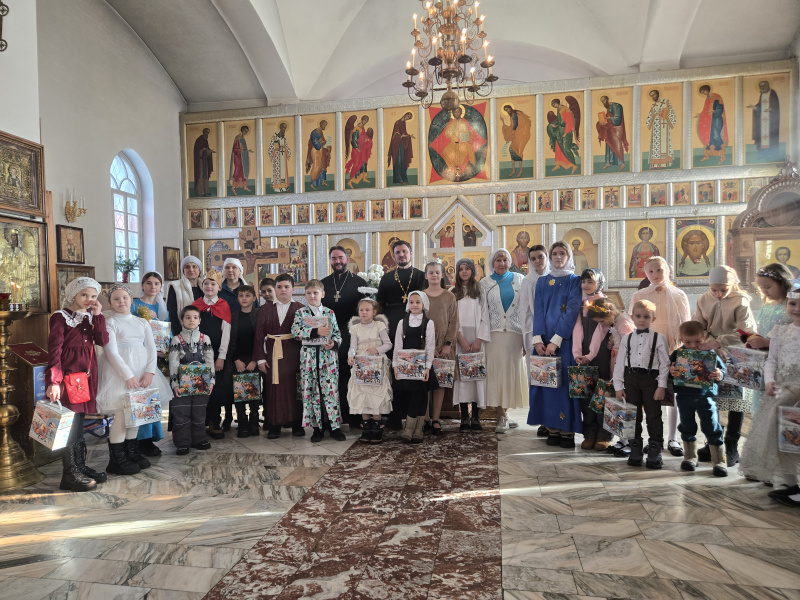 В Пантелеимоновском соборе города Белокурихи состоялся концерт, посвященный праздникам Рождества Христова и Богоявления 