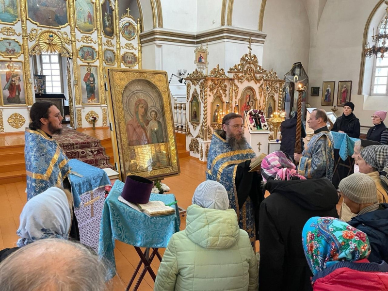 Коробейниковская икона Божией Матери прибыла в Казанский храм города Бийска