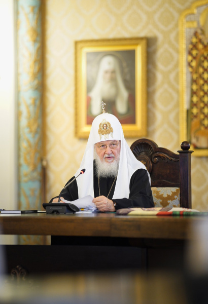 Святейший Патриарх Кирилл поздравил с переизбранием на пост губернатора Алтайского края В.П. Томенко  