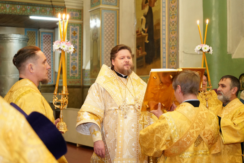 Епископ Серафим совершил Вечернее богослужение и молебен накануне новолетия 