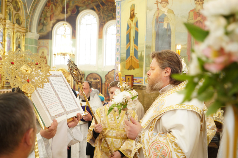 Накануне праздника Вознесения Господня епископ Серафим совершил всенощное бдение в Успенском кафедральном соборе