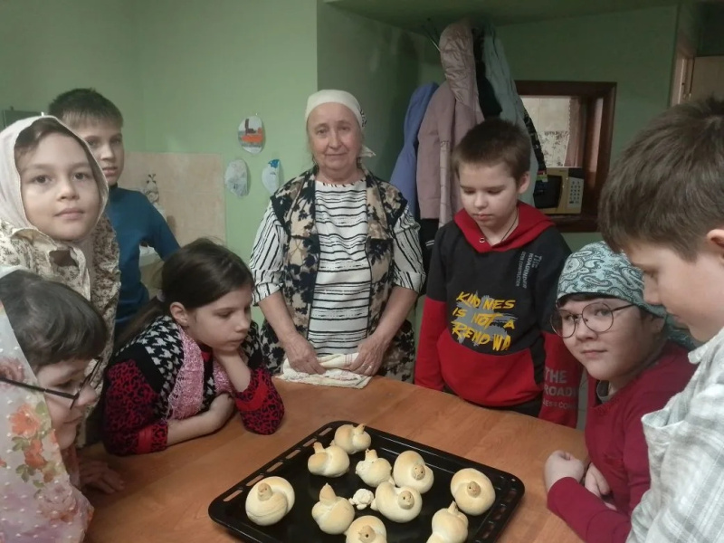 В детской воскресной школе храма апостолов Петра и Павла села Петропавловское прошло занятие, посвященное празднованию памяти 40 Севастийских мучеников 